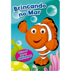 Brincando no mar