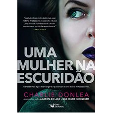 Uma mulher na escuridão