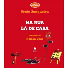 Na rua lá de casa